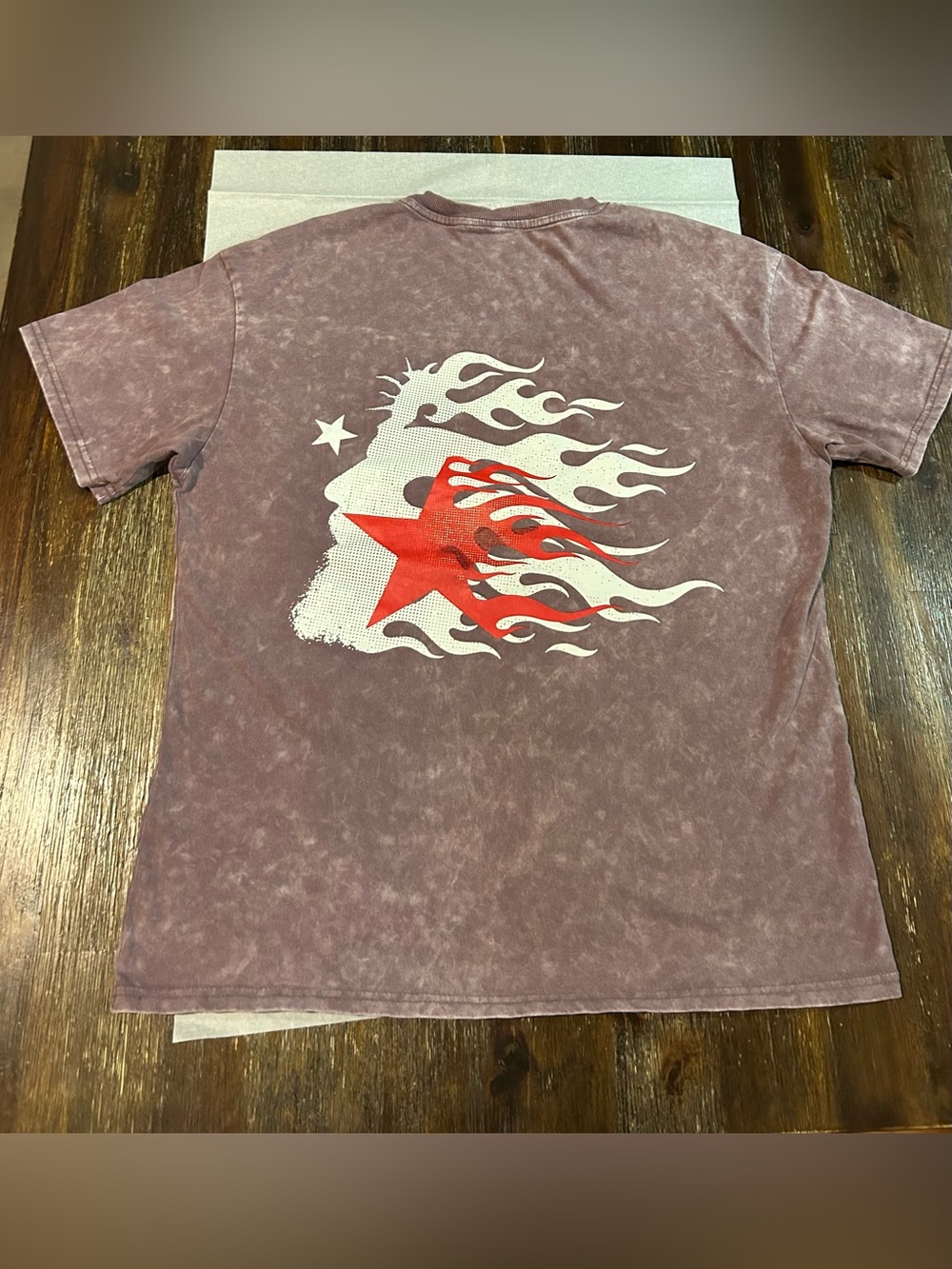 Purple Hellstar T-shirt size medium perfect condition. baggy fit.